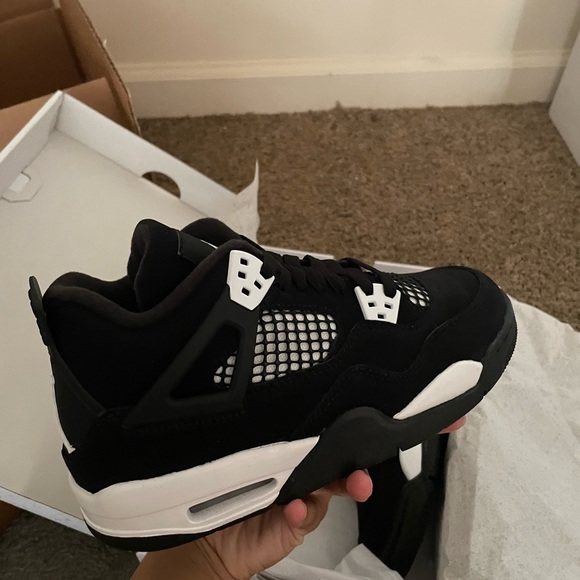 Air Jordan 4 - White Thunder - Picture 4 of 8